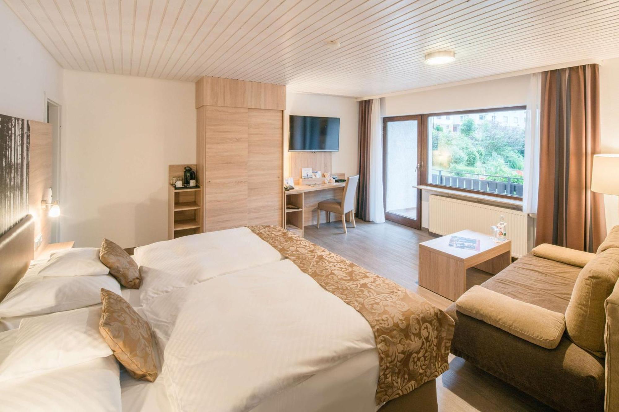 Best Western Plus Schwarzwald Residenz Triberg im Schwarzwald Bagian luar foto